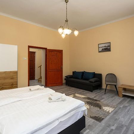 Illes Hotel Szeged Eksteriør billede