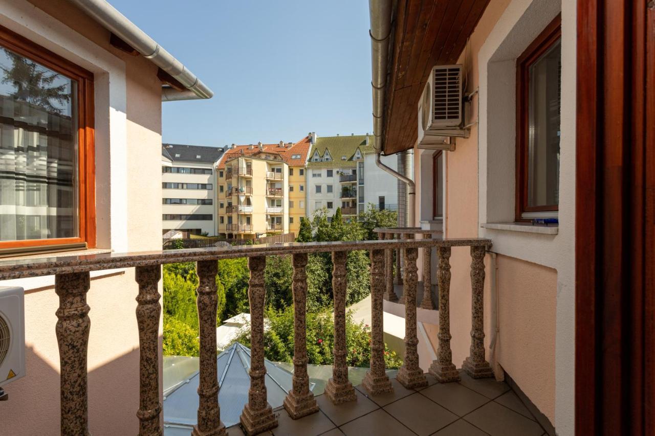 Illes Hotel Szeged Eksteriør billede