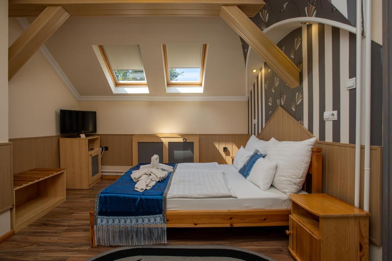 Illes Hotel Szeged Eksteriør billede