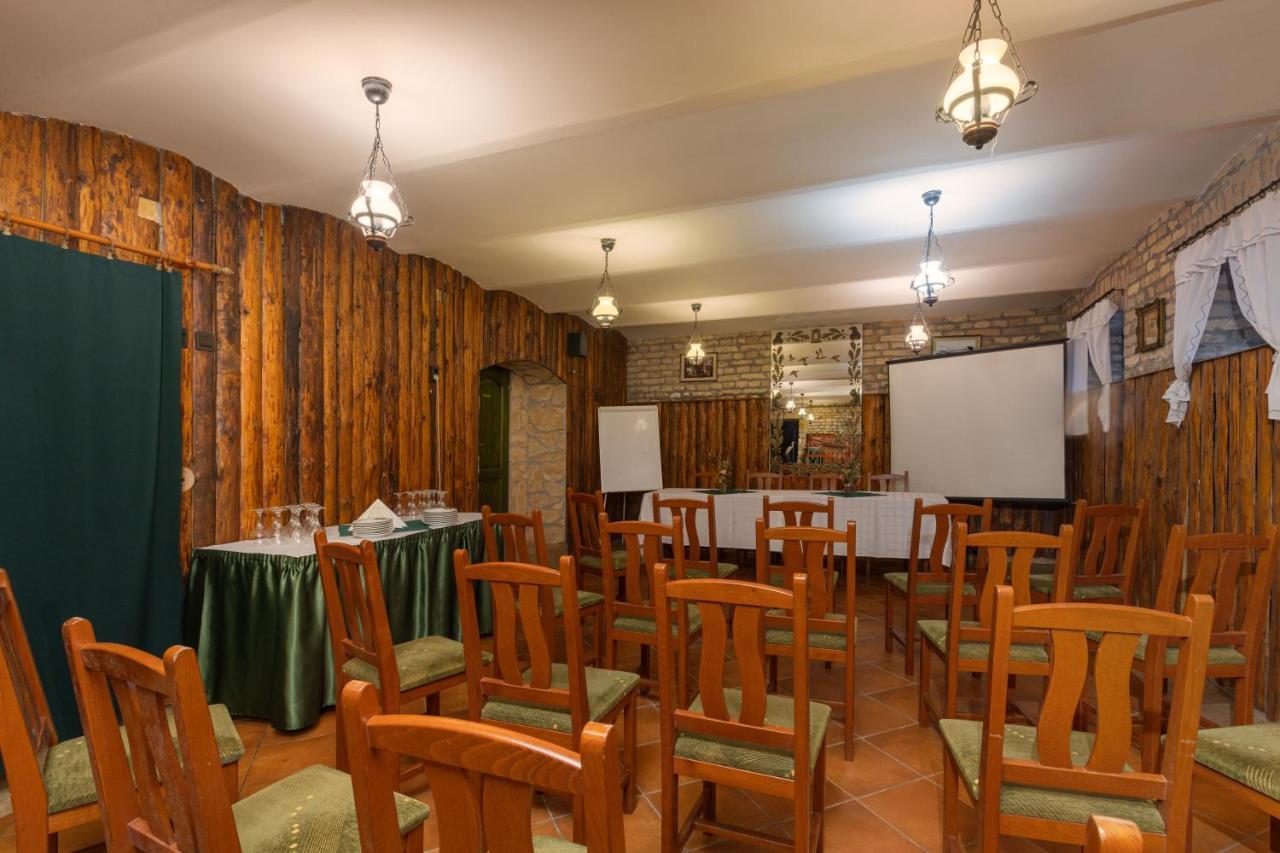 Illes Hotel Szeged Eksteriør billede