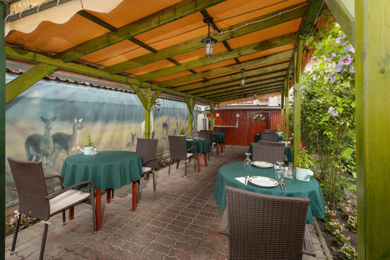 Illes Hotel Szeged Eksteriør billede
