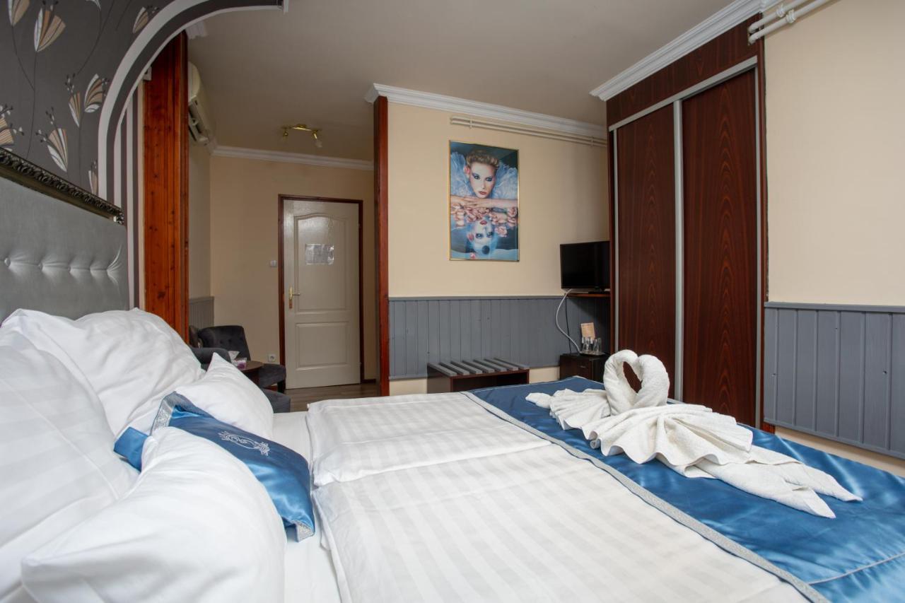 Illes Hotel Szeged Eksteriør billede