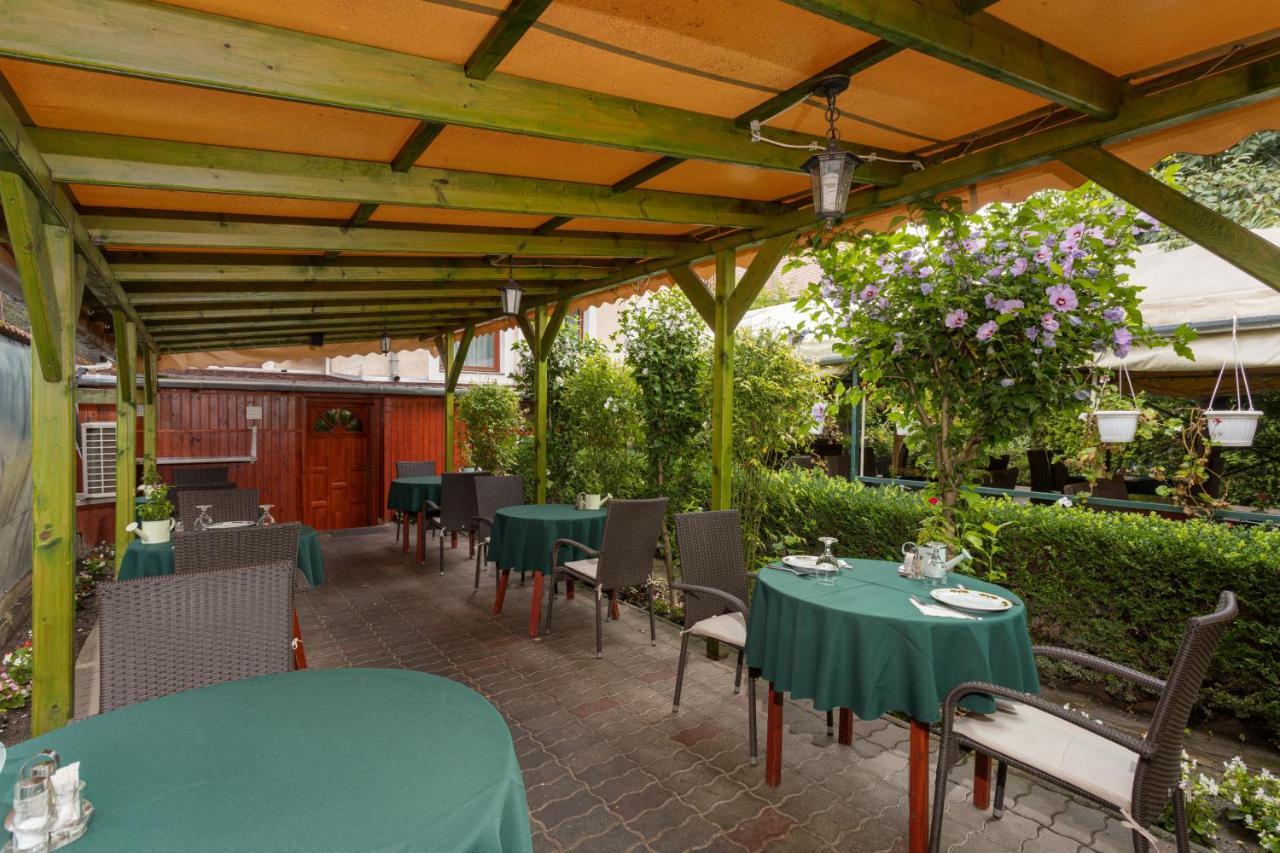 Illes Hotel Szeged Eksteriør billede
