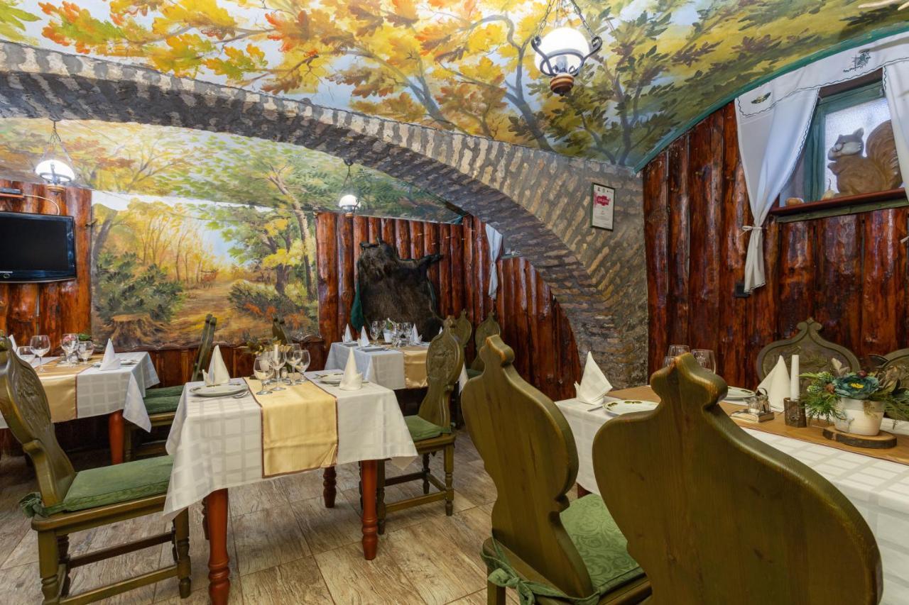 Illes Hotel Szeged Eksteriør billede