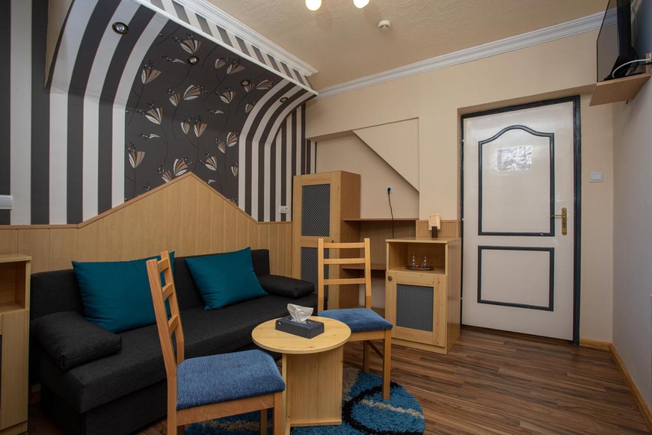 Illes Hotel Szeged Eksteriør billede