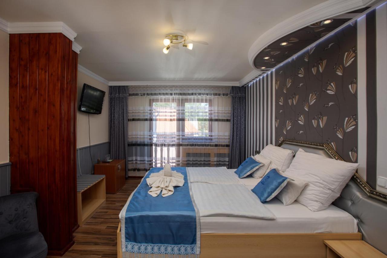 Illes Hotel Szeged Eksteriør billede
