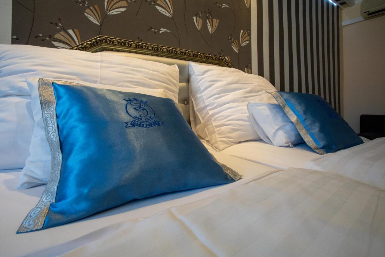 Illes Hotel Szeged Eksteriør billede