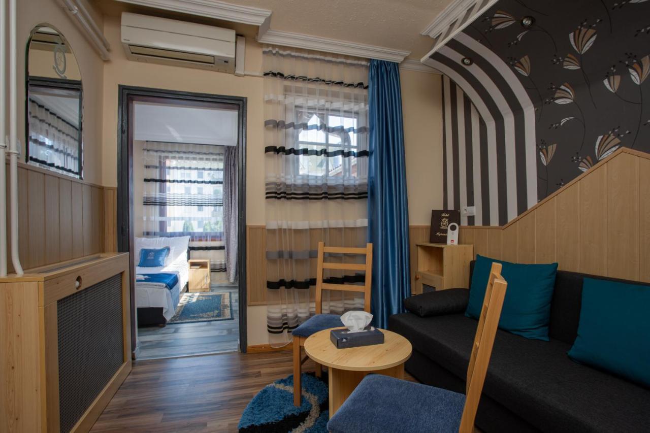 Illes Hotel Szeged Eksteriør billede