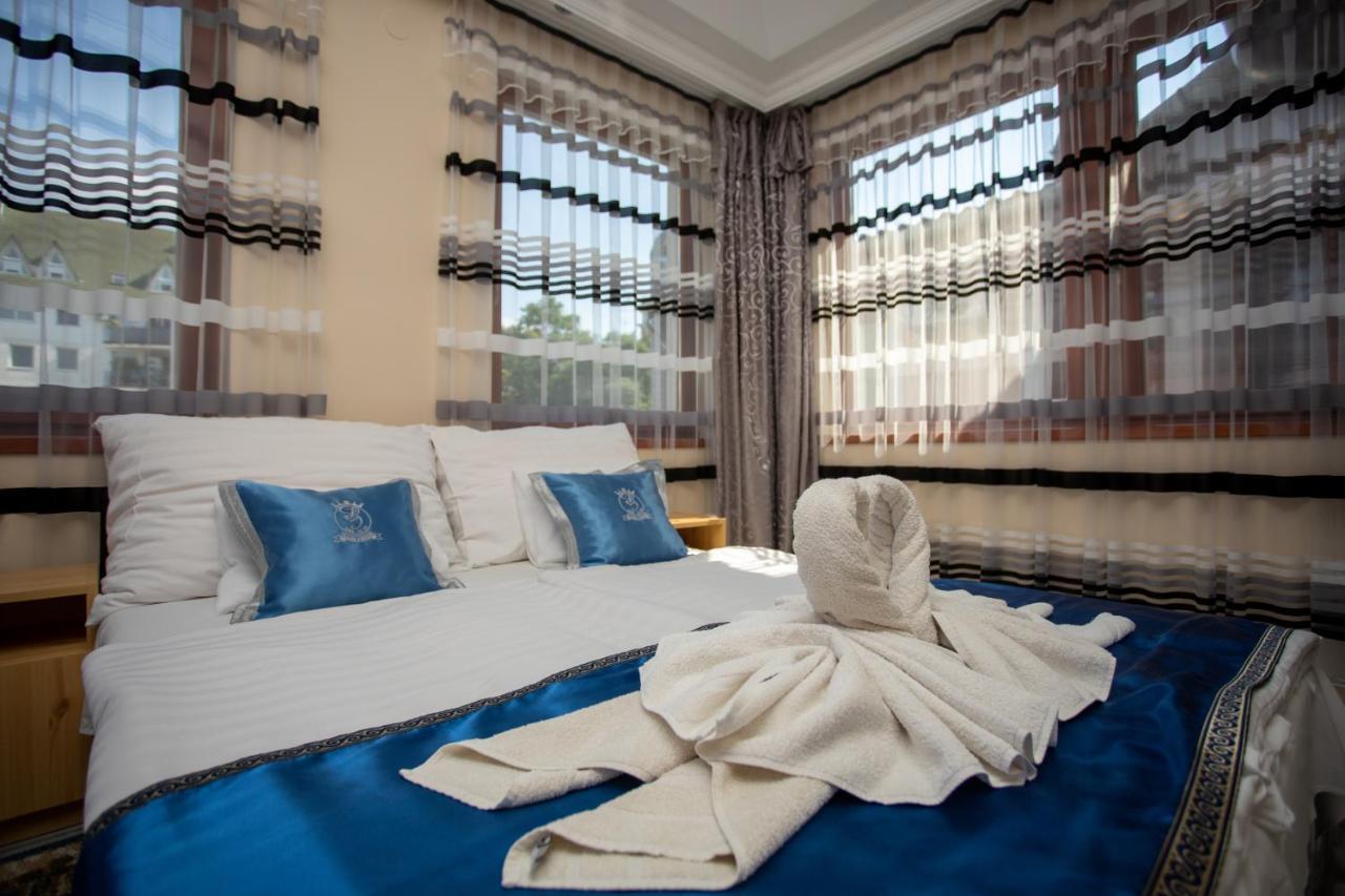 Illes Hotel Szeged Eksteriør billede