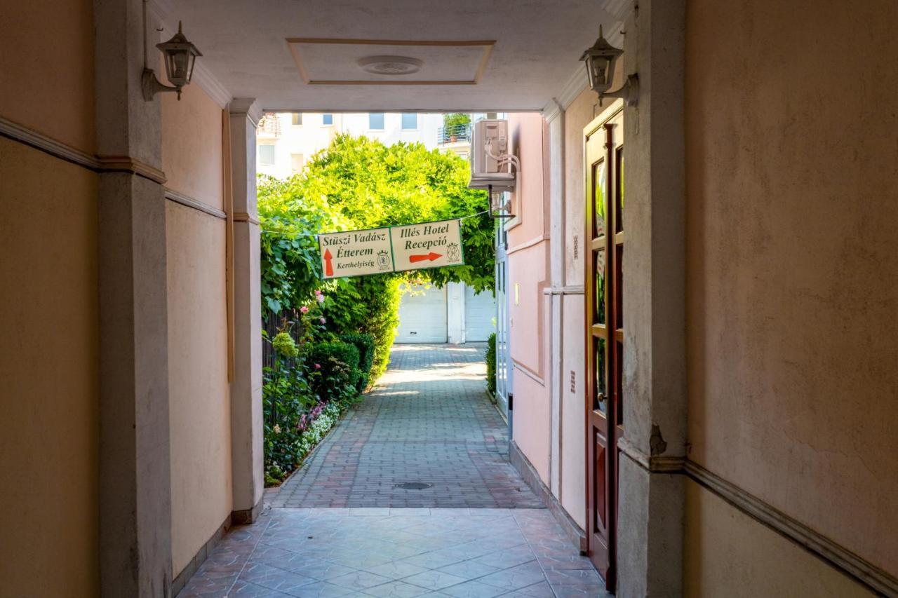 Illes Hotel Szeged Eksteriør billede