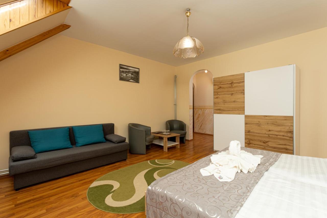 Illes Hotel Szeged Eksteriør billede