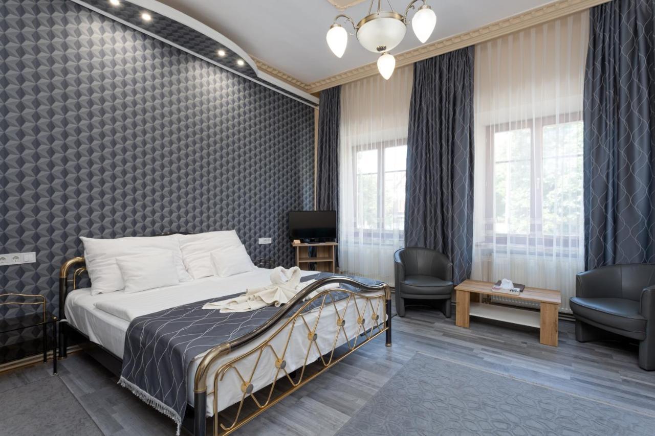 Illes Hotel Szeged Eksteriør billede